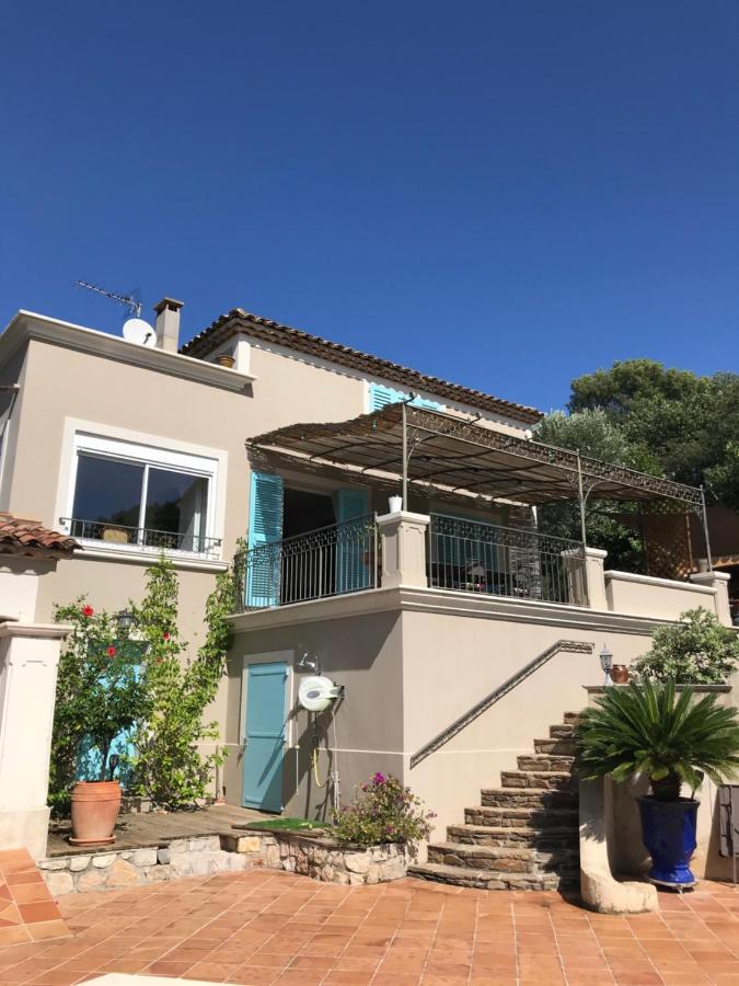 Les Trefles Apartment Hyeres Exterior photo